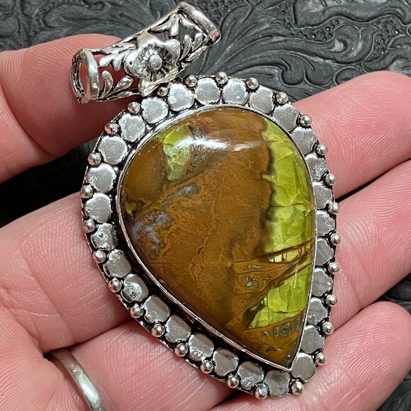 Green Opal Pendant Crystal Stone Jewelry - Picture 3 of 8